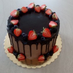 čokoládový dort s ovocem